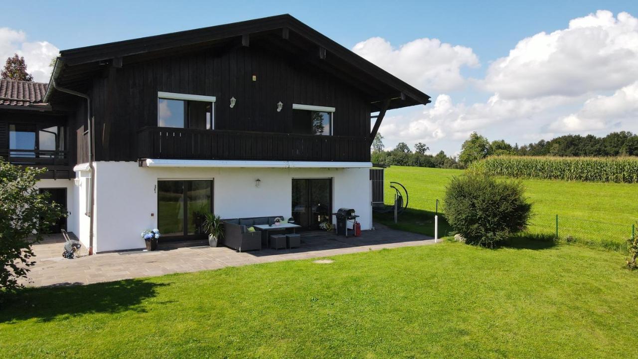 Schoenes Ferienhaus Am Herrenberg 프리엔암치엠시 외부 사진
