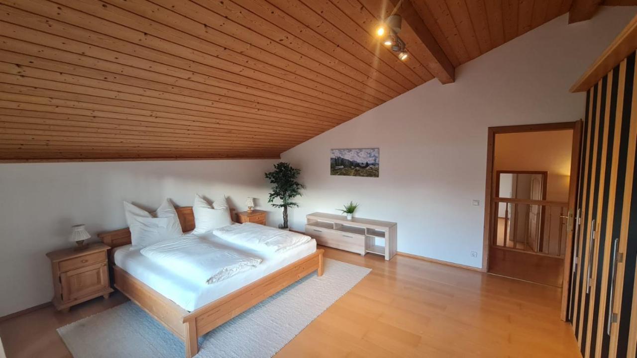 Schoenes Ferienhaus Am Herrenberg 프리엔암치엠시 외부 사진